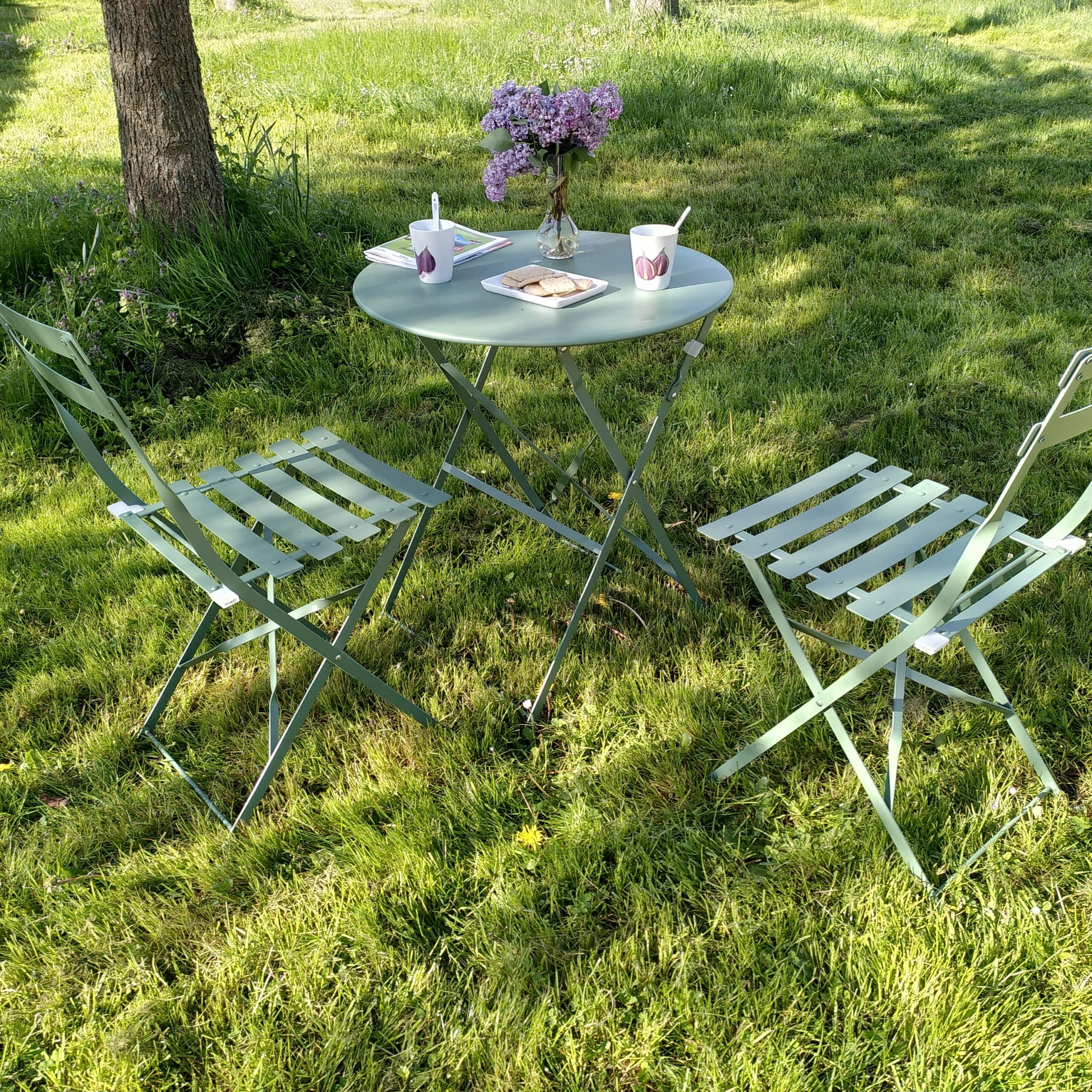 jardin-champetre-nature-campagne-2024 petit-déjeuner dans le jardin pour un séjour douceur en Saône et Loire